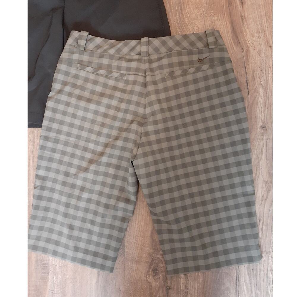 NIKE Golf Ladies Lot of 2 Bermuda Performance Golf Shorts size 8 GUC - Picture 4 of 7